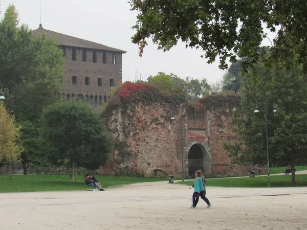Zamek Sforzesco Został Zbudowany Latach 1360 1370 Jako Dom Rodziny — Zdjęcie stockowe