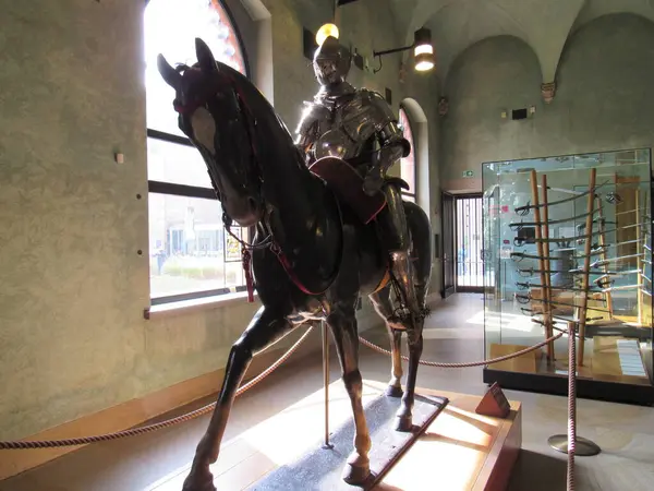 Középkori Fegyverek Páncélok Milánói Sforzesco Kastélymúzeumban Olaszországban — Stock Fotó