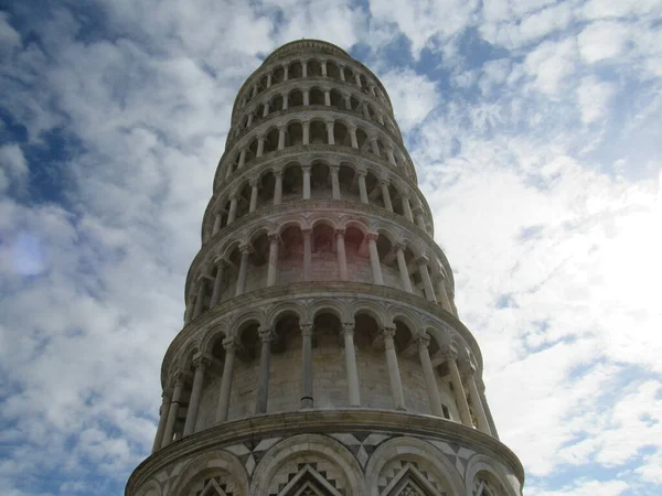Башня Пизы Видна Снизу Италия — стоковое фото