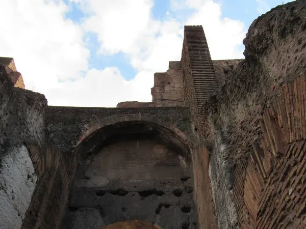 Colosseum 'un içi. Roma, İtalya.