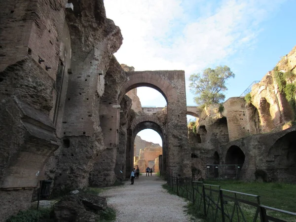Római Fórum Volt Hely Ahol Ókori Róma Kereskedelmi Központja Összpontosult — Stock Fotó