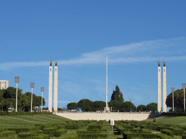 Lizbon 'da Marqus de Pombal Meydanı' ndan sonra Lizbon 'un modern kesiminin yüksek bir bölgesinde yer alan Eduardo VII parkı en büyük parktır. Portekiz.