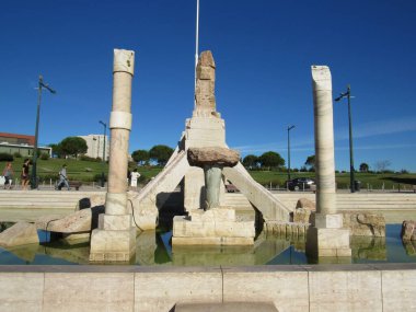 Lizbon 'da Marqus de Pombal Meydanı' ndan sonra Lizbon 'un modern kesiminin yüksek bir bölgesinde yer alan Eduardo VII parkı en büyük parktır. Portekiz.