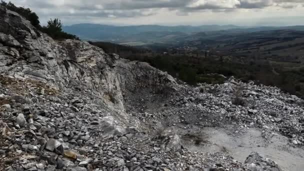 Abandoned Mining Quarry Extractive Industry Piles Stones Gloomy Winter Day — Vídeo de Stock