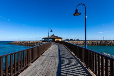 Deniz kıyısının güzel manzarası