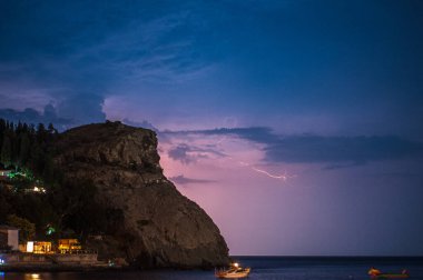 Kırım 'da Plaka Burnu üzerinde sağanak yağmur