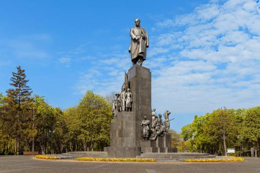 Ukrayna 'nın başkenti Kharkiv' de Taras Shevchenko anıtı