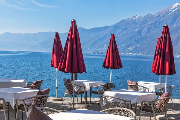 Empty Street Cafe Θέα Στο Lago Maggiore Μια Ηλιόλουστη Νωρίς — Φωτογραφία Αρχείου