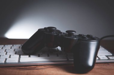 Oyun joystick.Oyun zamanı ile oyna