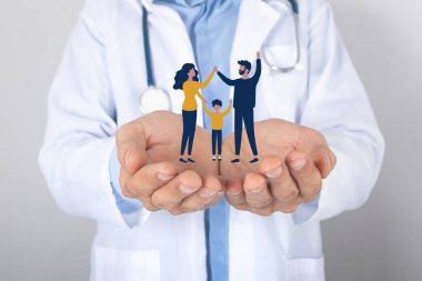 Aile sigortası konsepti. Aile bakımı. Aile sağlık sigortası.