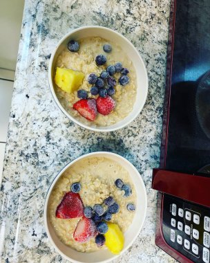 Kahvaltıda iki kişilik yulaf ezmesi.?