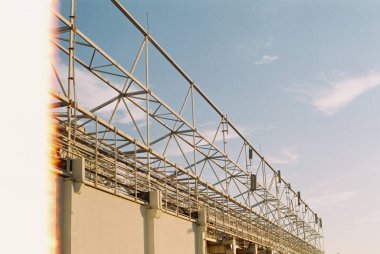 Mimari yapı ve açık gökyüzü filmle çekilmiştir.