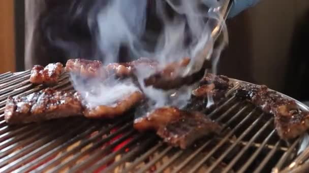 韓国の炭火焼和牛ステーキBbq蒸しスモーキー Delicious Juicy — ストック動画