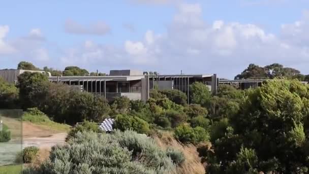 Campo Golfe Hotel Estrelas Arquitetura Moderna Internacional Casa Madeira Pedra — Vídeo de Stock