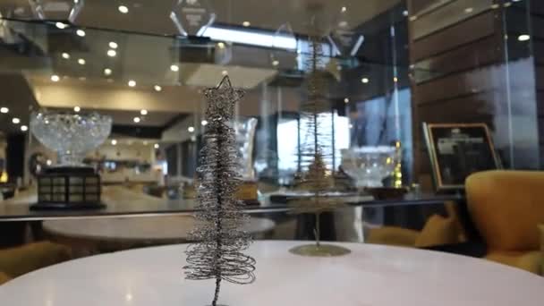 Christmas Tree Decor Silver Indoors Restaurant — Vídeo de stock