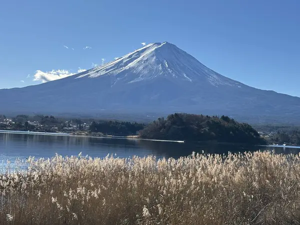 Japonya, Oshini Park 'tan Fuji Dağı manzarası