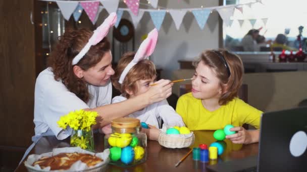 Easter Family Traditions Mom Two Caucasian Happy Children Bunny Ears — стокове відео