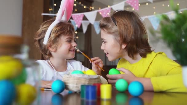 Easter Family Traditions Two Caucasian Happy Siblings Kids Bunny Ears — Stockvideo