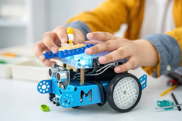 Lezione Programmazione Robotica Bambini Costruiscono Codificano Robot Istruzione Stem Utilizzando Fotografia Stock