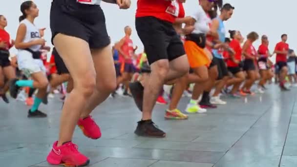 Izmir Turecko 2023 Trénink Běžců Před Maratonskou Soutěží Lidé Sportovním — Stock video