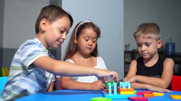 Cognitive Development Young Minds Preschoolers Tackle Logical Puzzles Delving Tasks — Stock Video