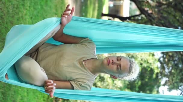 Gesundes Yoga Und Stretching Sanfte Übungen Für Die Frauengesundheit Unschätzbare — Stockvideo