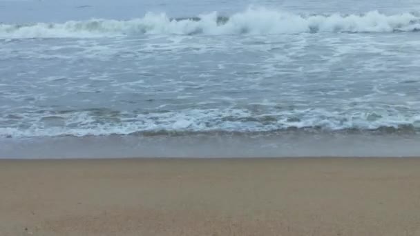 Vroeg Ochtend Zonsopgang Aan Zee Blauwe Golven Stromen Kleurrijke Winter — Stockvideo