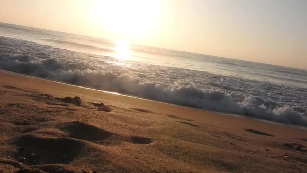 Nahaufnahme Meer Sandstrand Strandpanorama Inspirieren Tropischen Strand Meereslandschaft Horizont Orangen — Stockvideo