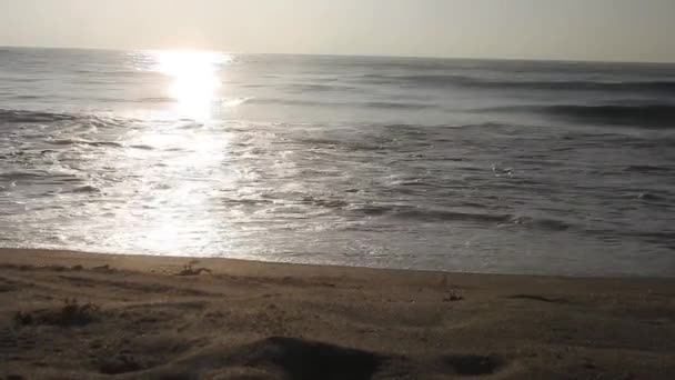 Piękny Wschód Słońca Plaży Horizon Sunrise Ocean Złote Słońce Wschodzą — Wideo stockowe