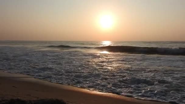 Восход Солнца Над Атлантическим Океаном Волны Океана Текущие Ландшафтным Движением — стоковое видео