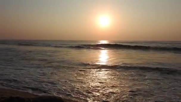 Atlantik Okyanusu Üzerinde Gün Doğumu Okyanus Dalgaları Bir Manzara Hareketi — Stok video
