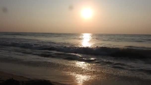 Ψαροκάικα Επιστρέφουν Σπίτι Ήλιος Ανατέλλει Στα Ανατολικά Πάνω Από Την — Αρχείο Βίντεο