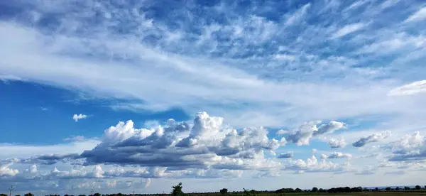 Nyári Kék Felhő Gradiens Fény Fehér Háttér Kék Felhővel Szépség Stock Kép