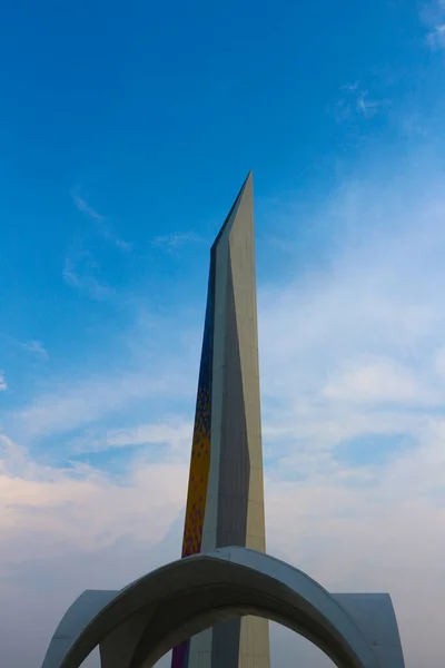 バンドン インドネシア 2023年6月20日 バンドン市ゲデベージに位置するアル ジャバール モスクタワーの景色 — ストック写真