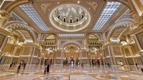 Qasr Al Watan, Abu Dabi 'deki BAE Başkanlık Sarayı' nı ziyaret et.