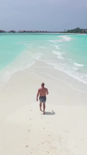 Прогулка Самому Длинному Песчаному Берегу Мальдивах — стоковое видео
