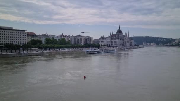 Budapest Panorama Château Royal Depuis Danube — Video