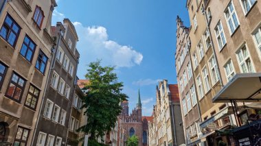 Polonya 'daki Pomerania' nın başkenti Gdansk 'ın eski kasabasında bir yürüyüş..