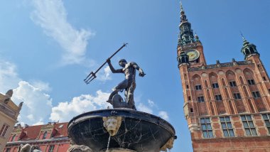 Polonya 'daki Pomerania' nın başkenti Gdansk 'ın eski kasabasında bir yürüyüş..