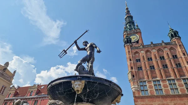 Polonya 'daki Pomerania' nın başkenti Gdansk 'ın eski kasabasında bir yürüyüş..