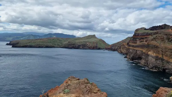 마데이라 세인트 Saint Laurent Peninsula Madeira Island 험준한 절벽과 아름다운 스톡 사진