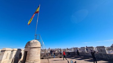 Büyüleyici eski Valencia turumuza katılın! İpek Borsası ve Valencia Katedrali gibi ikonik yapıları keşfet ve uzman rehberlerimizle 2000 yıllık tarihi gün ışığına çıkar. Unutulmaz bir deneyim için rezervasyon.!
