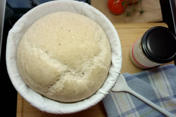 Mayalı ekmek, mayalanma sepetinde, mayalı ekmek.