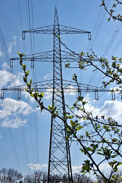 yüksek voltaj güç iletim hatları