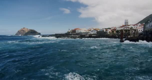 Hermosa Ciudad Garachico Orillas Montaña Volcánica Isla Canaria Tenerife — Vídeos de Stock