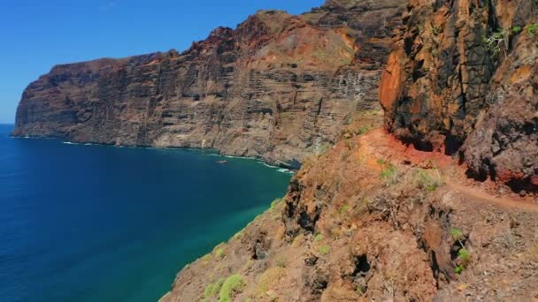Oszałamiający Skalisty Wulkaniczny Klif Wybrzeża Atlantyku Teneryfie Hiszpańskich Wysp Kanaryjskich — Wideo stockowe