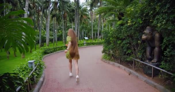 Silhouette Happy Woman Running Road Park Short Green Dress Long — Stock Video