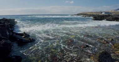 Puerto de la Santiago, Tenerife 'deki okyanus kıyısında. Kanarya Adaları, İspanya.
