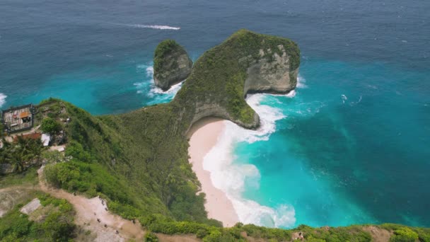 Aerial Ocean View Kelingking Beach Nusa Penida Island Unrecognizable Tourists — Video Stock