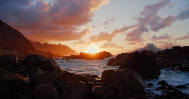 Atlantic Ocean Sunset Scenic Ocean Rocky Volcanic Beach Sea Waves — Stok video